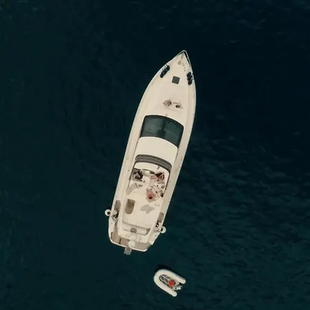 Lupin Yacht *