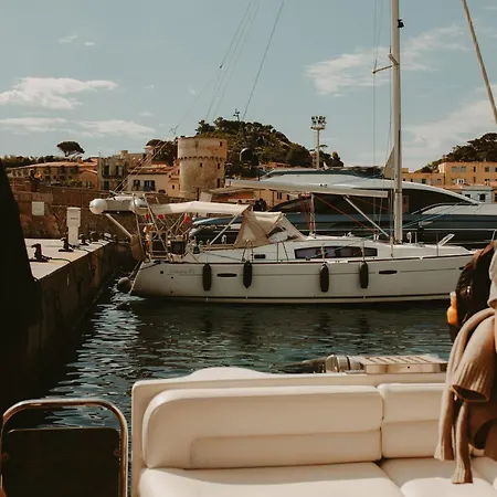 Lupin Yacht *